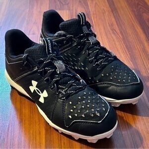 Under Armour Leadoff Youth Black/White Cleats Size 6Y